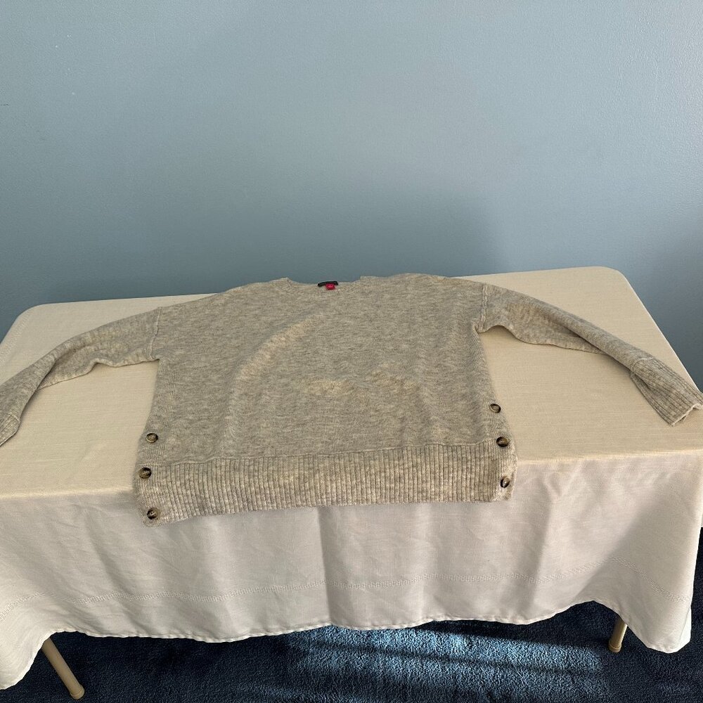 Vince Camuto sweater